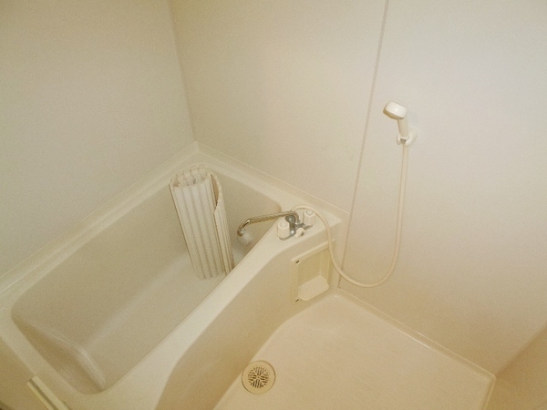 バス・シャワールーム　シンプルで清潔感のある浴室です！