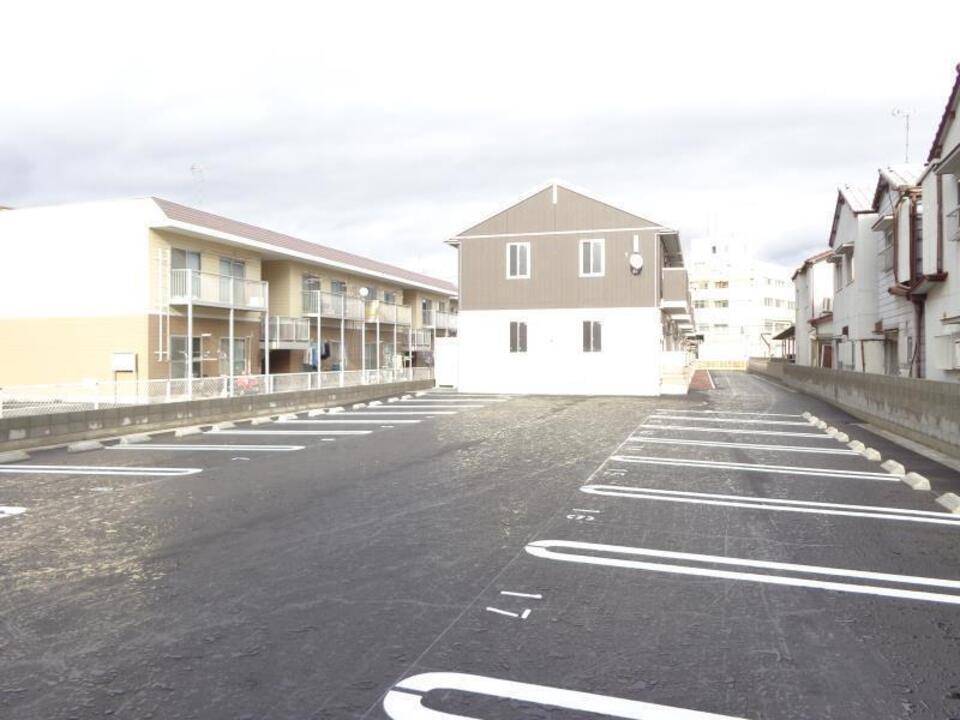 駐車場　駐車場