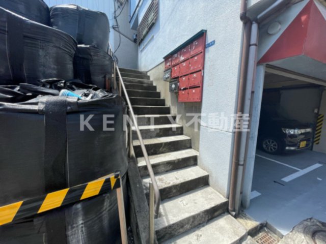 エントランス　建物の内部です