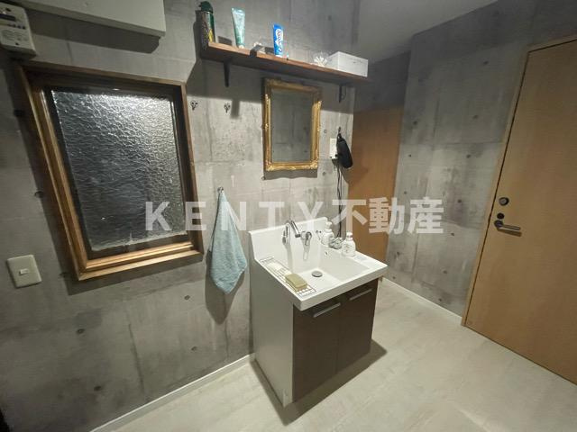 洗面設備　スペースが確保できる洗面所です