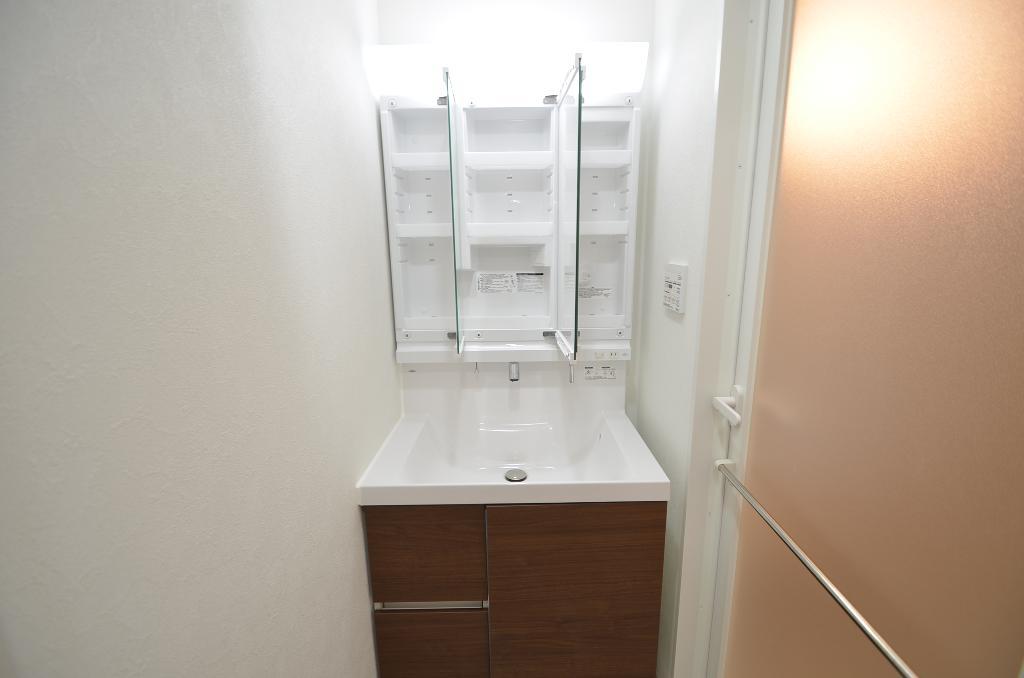 洗面設備　洗髪洗面化粧台