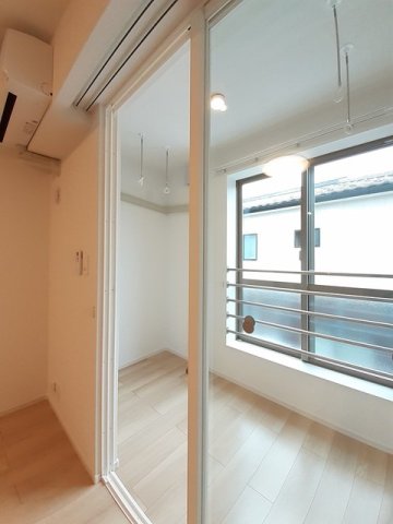 その他設備　サンルーム。雨の日や冬でも安心して洗濯物が干せます！