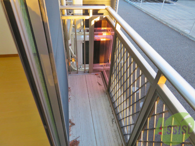 バルコニー　バルコニーは物干竿が掛けれるので、快適便利ですよね。