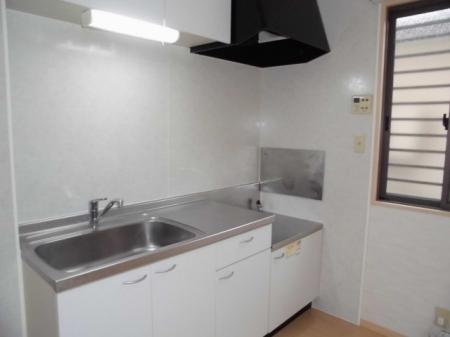 キッチン　窓のある明るいキッチンです☆