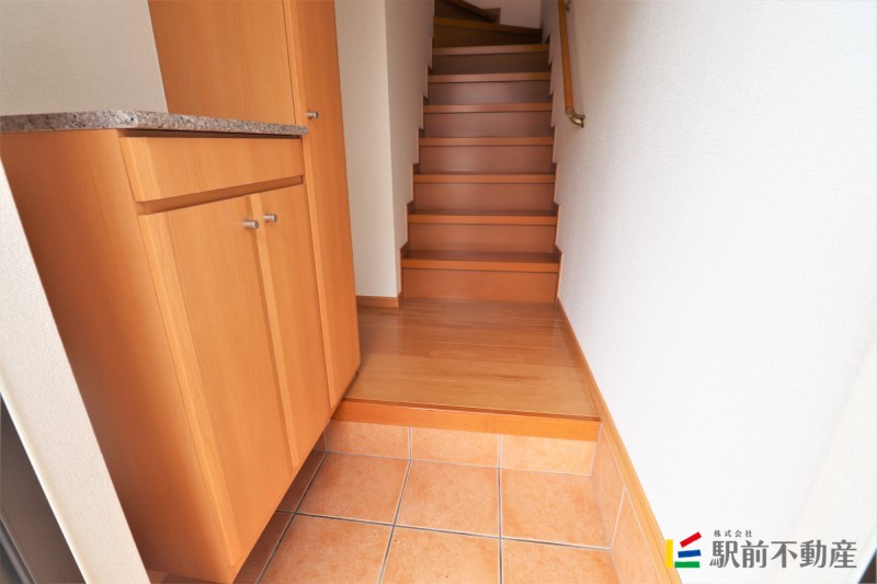 玄関　シューズボックスあります♪