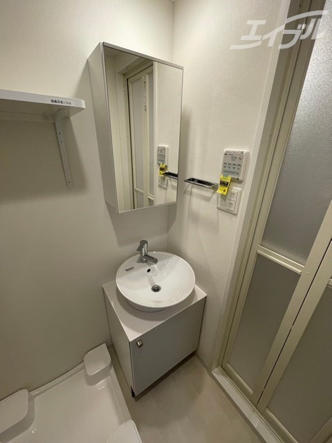 洗面設備　洗面所収納スペースあります。