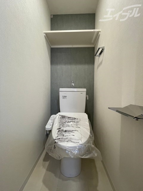 トイレ　洗浄付きトイレになります。