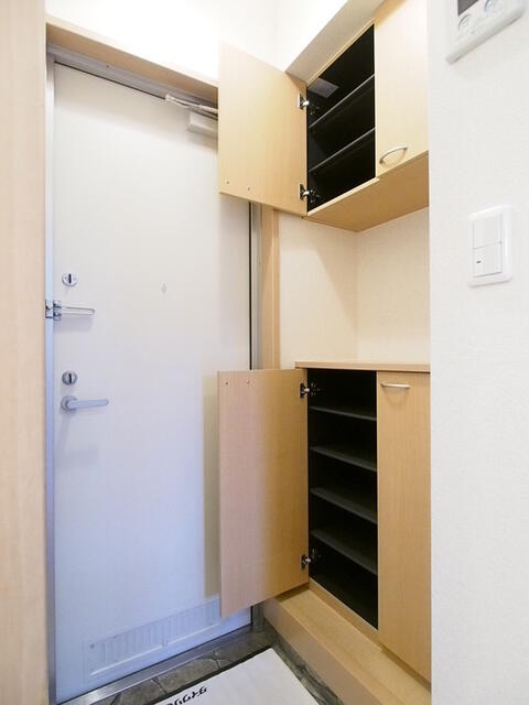 玄関　※別号室参考写真