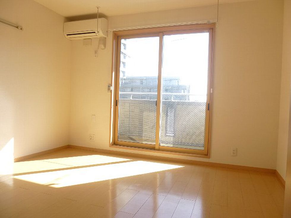 居室・リビング　※別号室参考写真