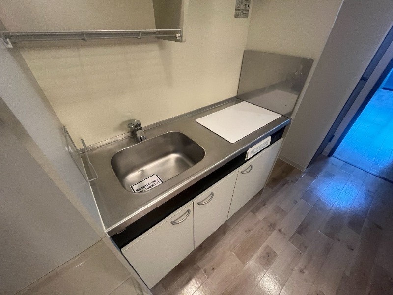 キッチン　モデルルームのお写真になります。