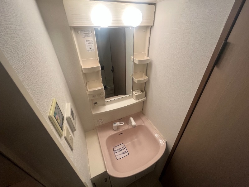 洗面設備　モデルルームのお写真になります。