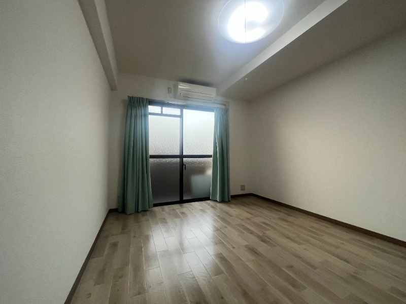 居室・リビング　モデルルームのお写真になります。