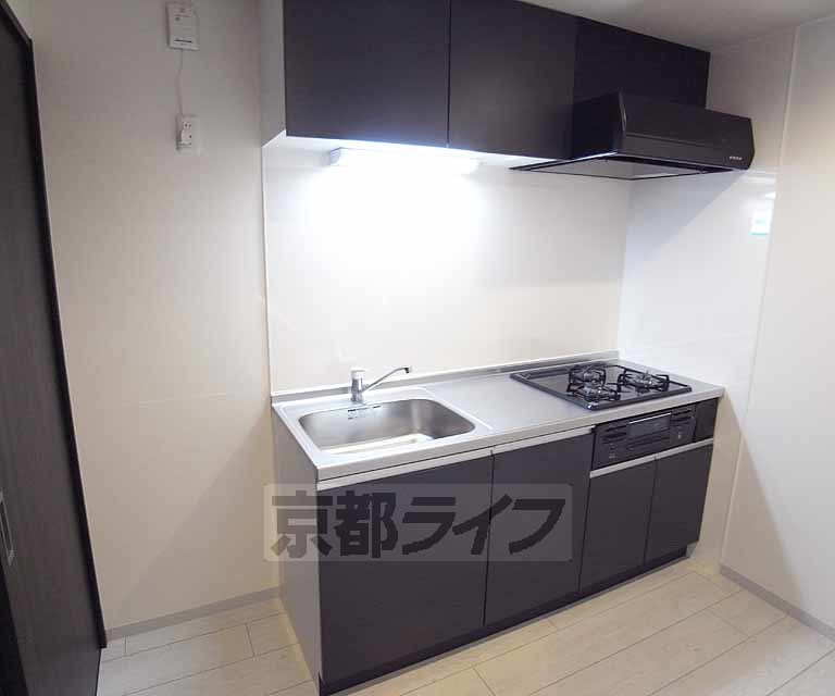 キッチン　３口ガスコンロ付きのシステムキッチン！