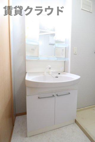 洗面設備　朝の身支度に欠かせない独立洗面台♪