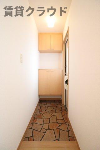 玄関　シューズボックス付きで靴もスッキリ収納！