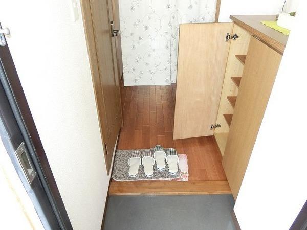 玄関　シューズボックスあり！
