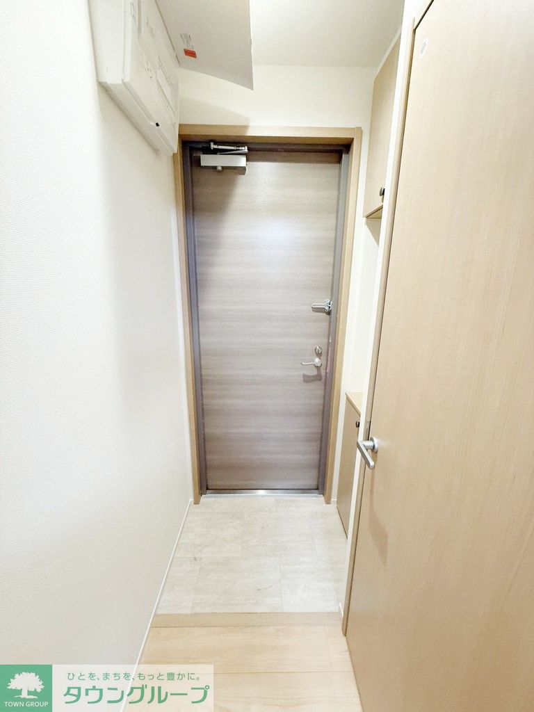 玄関　リビング/居室