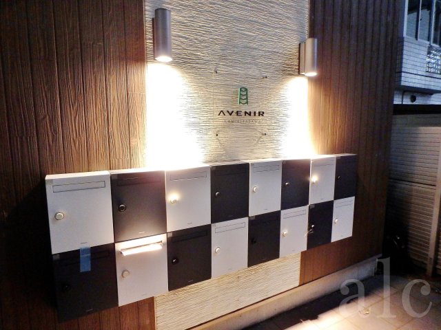 エントランス　オリジン弁当です