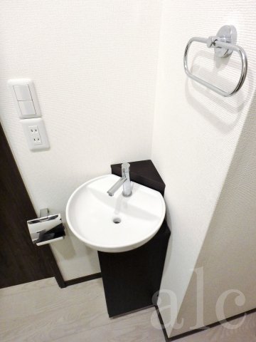 洗面設備　洗面台です