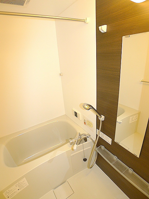 バス・シャワールーム　バスルーム