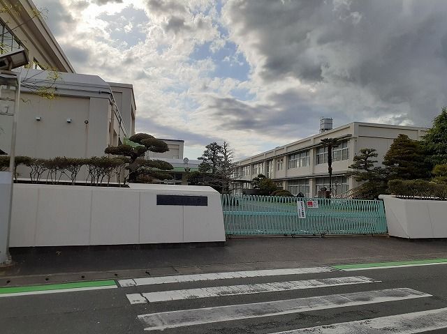 小学校　浜松市立新原小学校（小学校）まで850m