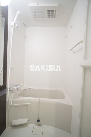 バス・シャワールーム　雨の日でも安心の浴室乾燥機付きです♪