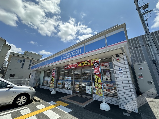 コンビニ　ローソン美原阿弥店（コンビニ）まで800m