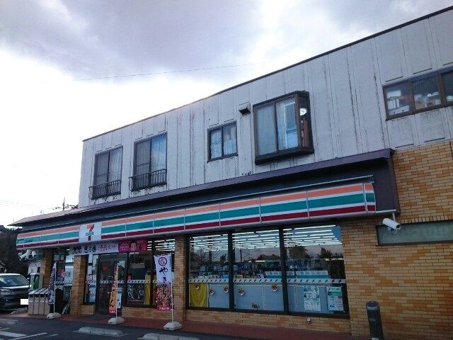 コンビニ　セブンイレブン高崎里見店（コンビニ）まで600m