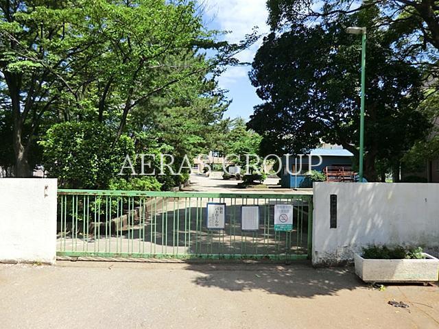 中学校　草加市立栄中学校（中学校）まで422m