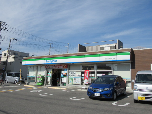 コンビニ　ファミリーマート（コンビニ）まで410m