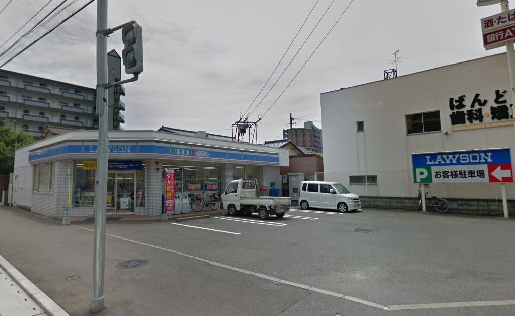 コンビニ　ローソン 小倉井堀三丁目店（コンビニ）まで292m