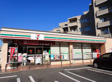 コンビニ　セブンイレブン 狛江駅南店（コンビニ）まで284m