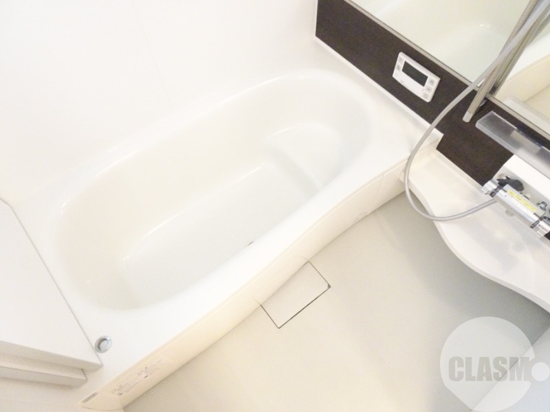 バス・シャワールーム　浴室乾燥機＆追焚機能付き広々バスルーム♪