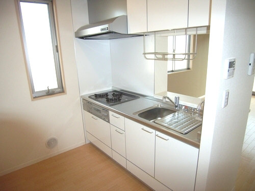 キッチン　3口コンロ・グリル付きコンロ