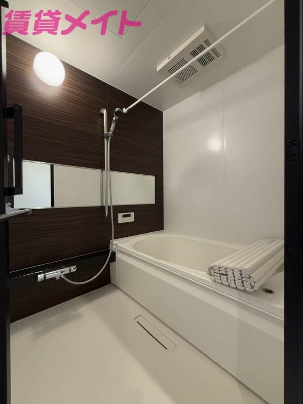 バス・シャワールーム　同物件別部屋のお写真です。