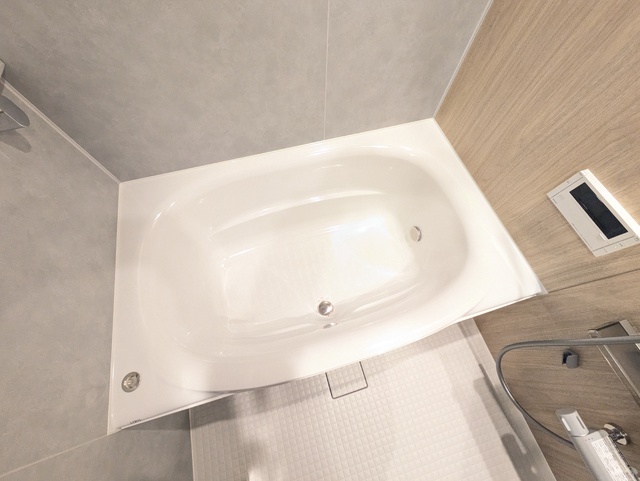 バス・シャワールーム　浴槽　追い焚き付