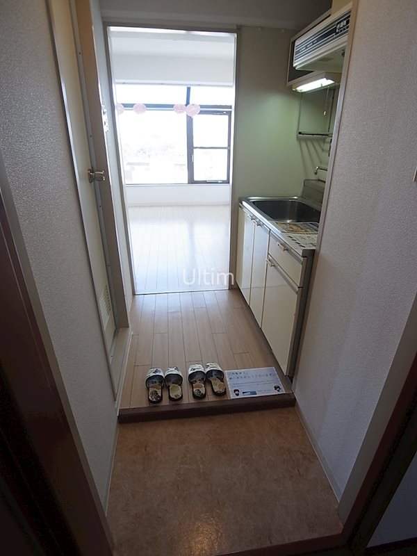 玄関　同間取りのお部屋の写真です。ご参考までに。