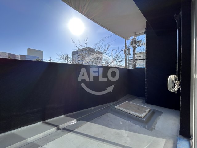 バルコニー　セレニテ新大阪アリエ　バルコニー