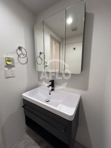 洗面設備　セレニテ新大阪アリエ　洗面台