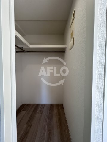 収納　セレニテ新大阪アリエ　クローゼット