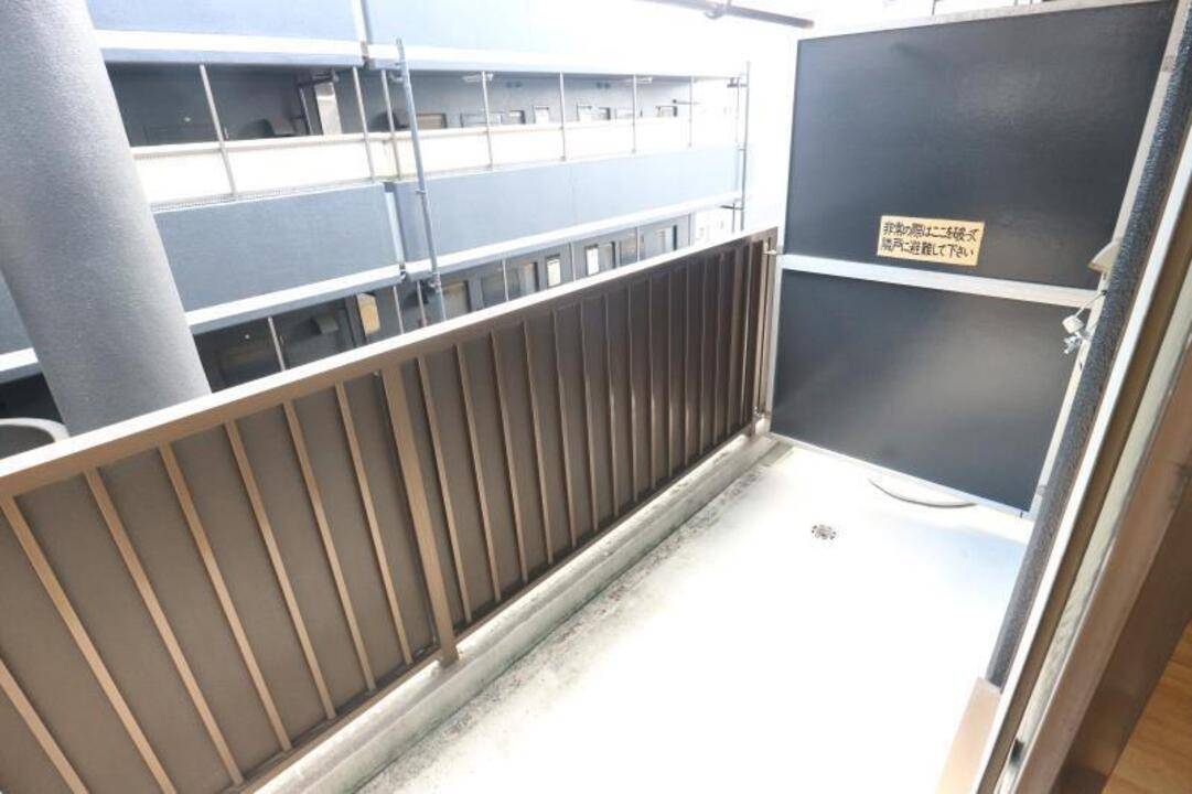 バルコニー　バルコニー