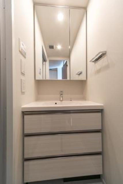 洗面設備　※写真は同タイプ住戸です。