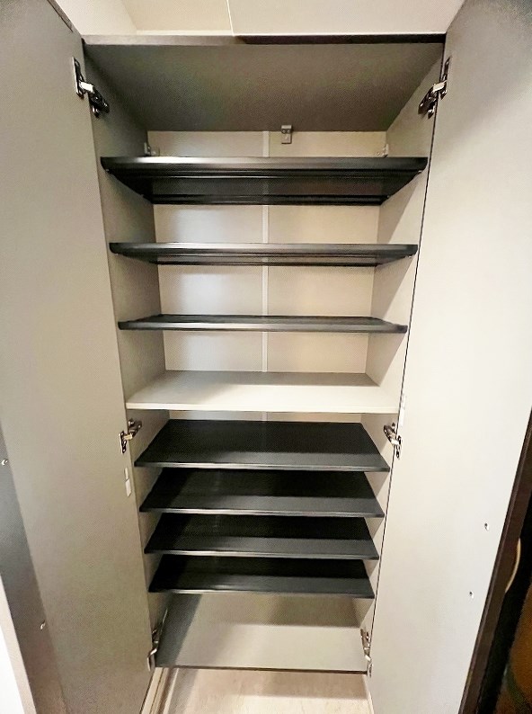 エントランス　★トールタイプシューズBOXなので棚を外せばブーツも置けます