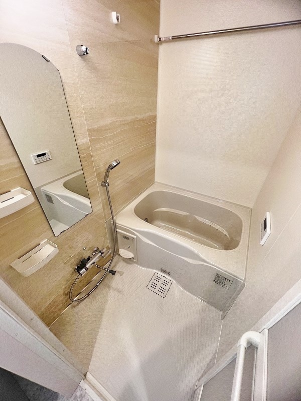バス・シャワールーム　★追焚機能＆浴室乾燥機付き浴室★