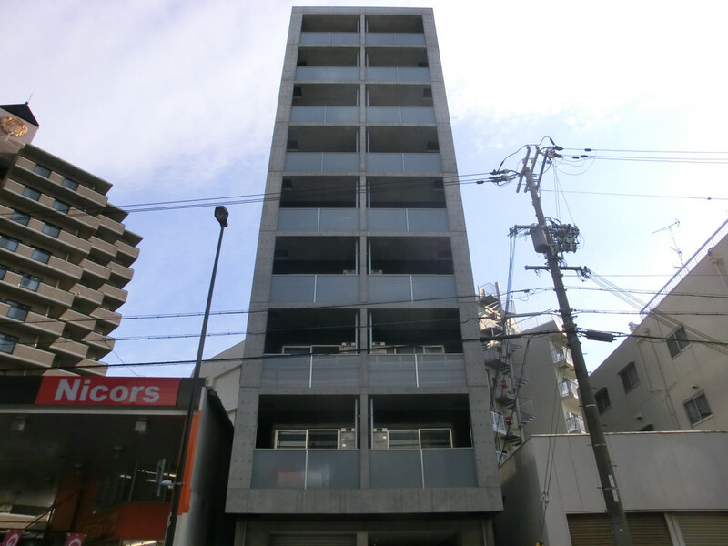 建物外観　シャープなデザインが印象的な洗練の住まい