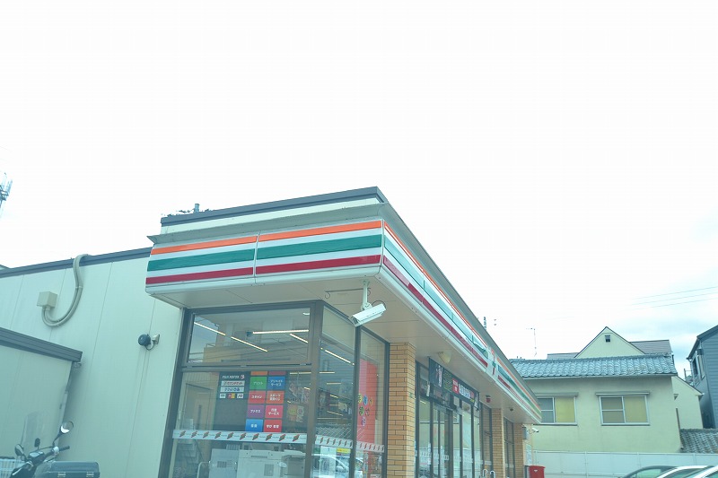 コンビニ　セブンイレブン廿日市本町店（コンビニ）まで386m