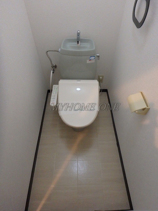 トイレ　温水洗浄便座