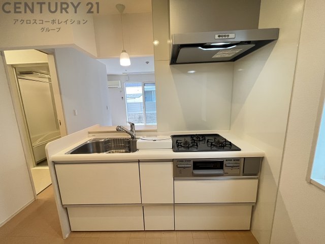 キッチン　3口ガスコンロ付で機能的なキッチンです！