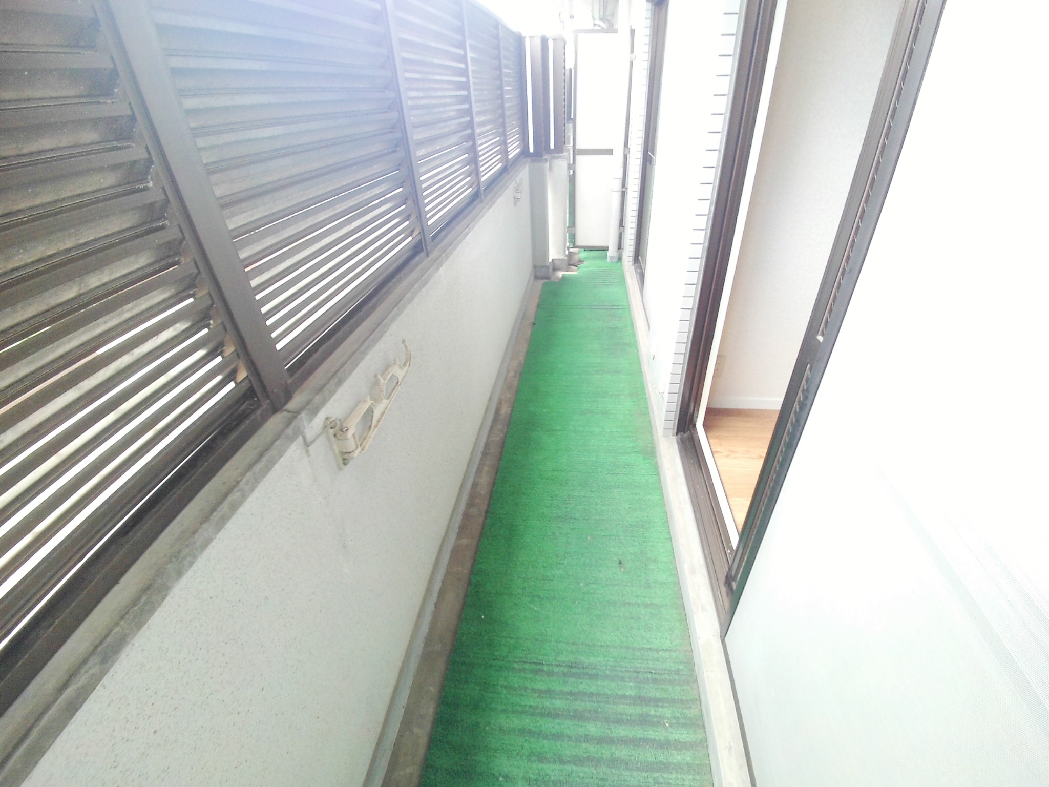 バルコニー　奥行のあるバルコニー。南向き