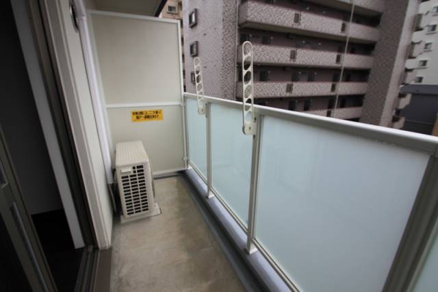 バルコニー　同物件の他号室の写真になります。